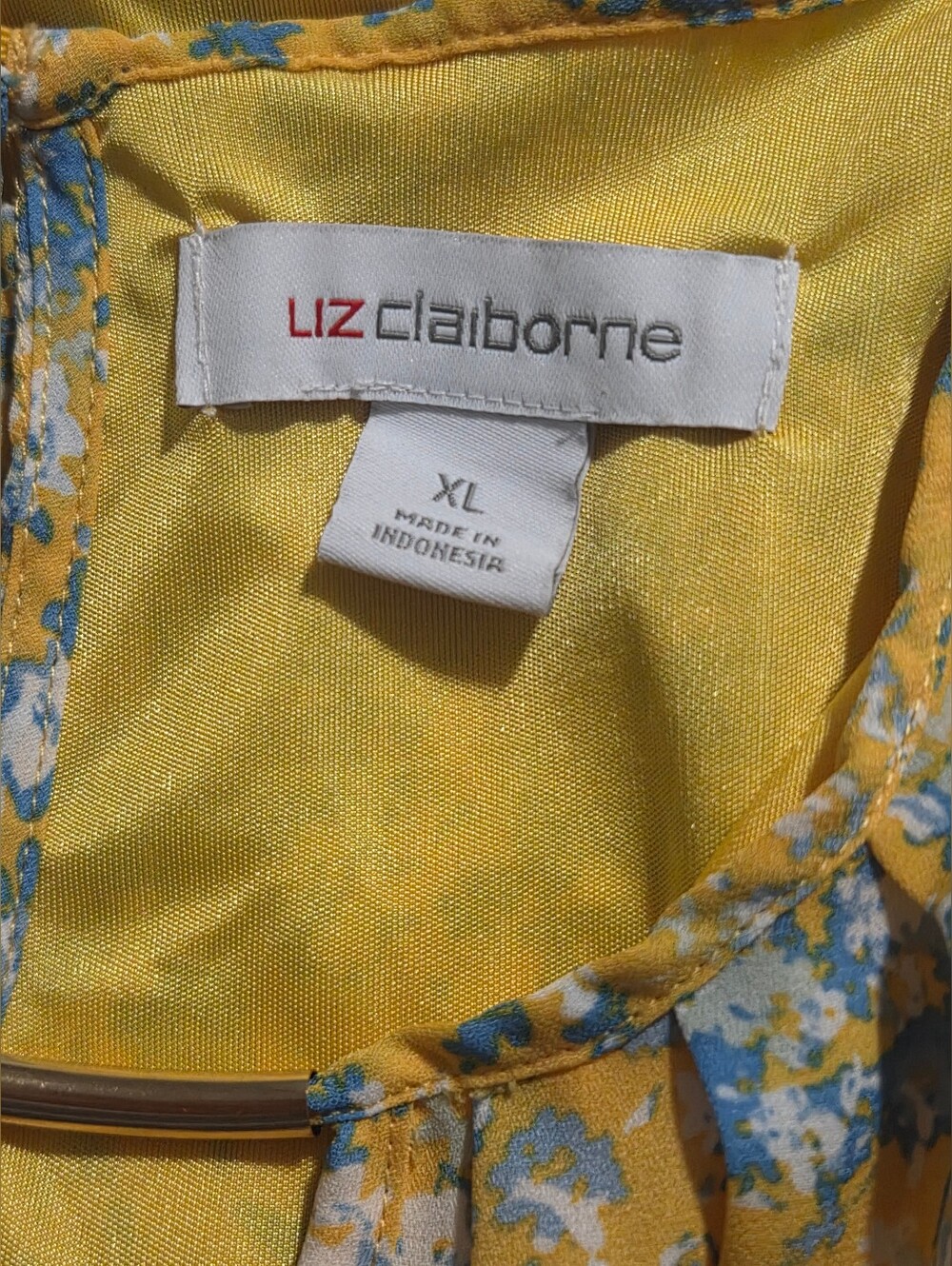Liz Claiborne-Yellow Floral Sleeveless Blouse with Gold Ring Detail – Size XL - Picture 8 of 8